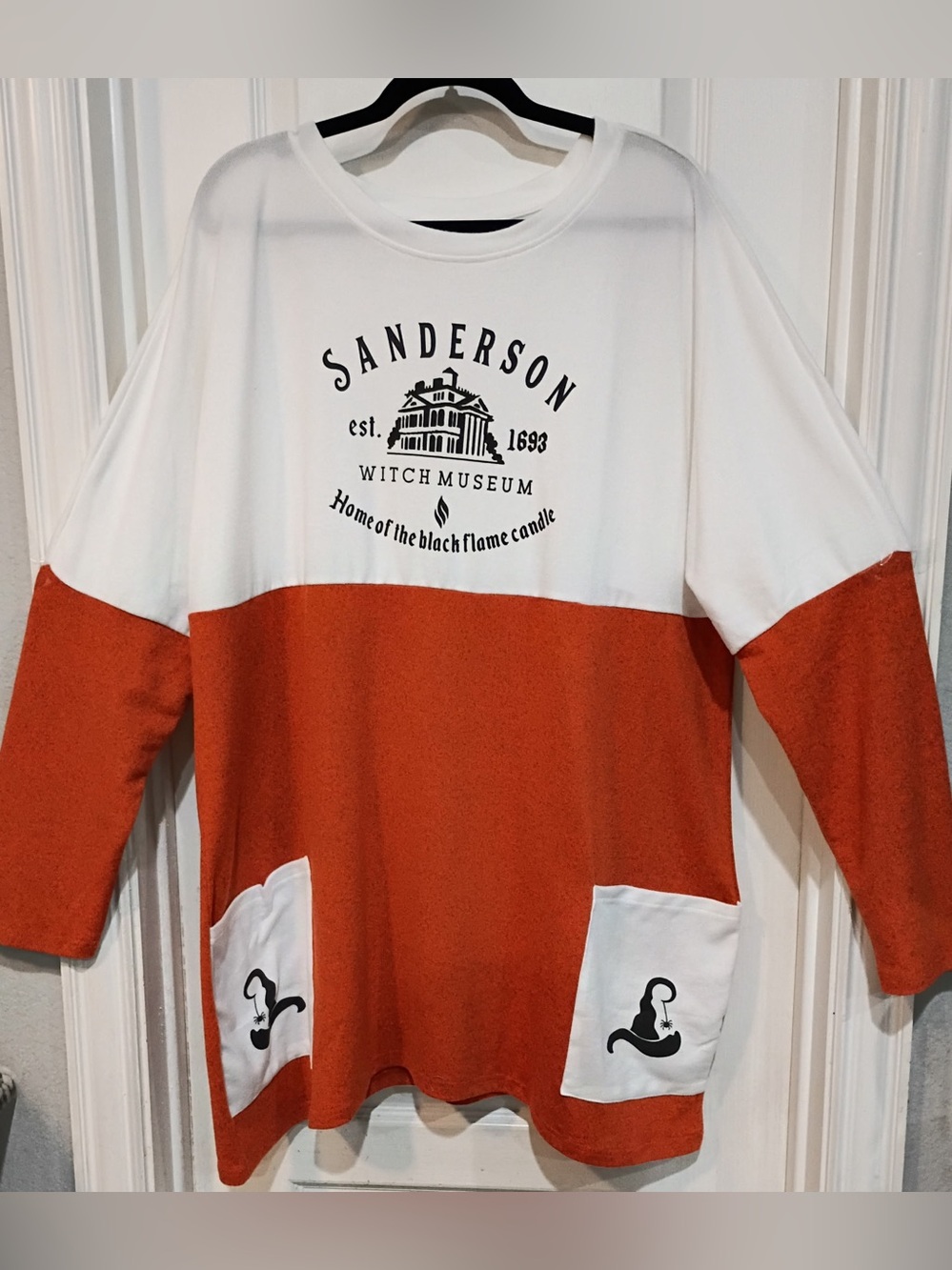 Sanderson Witch Museum Women’s 2X Lightweight Tunic Length Sweater